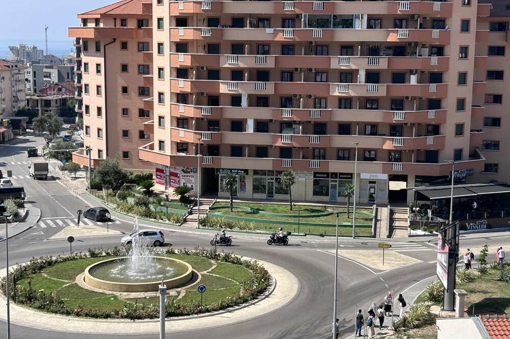 Nema crnogorskih zastava na ulicama Budve, Foto: Vuk Lajović