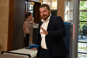 Mikić: Vlada ponizila penzionere povećanjem penzija za 0,38 odsto