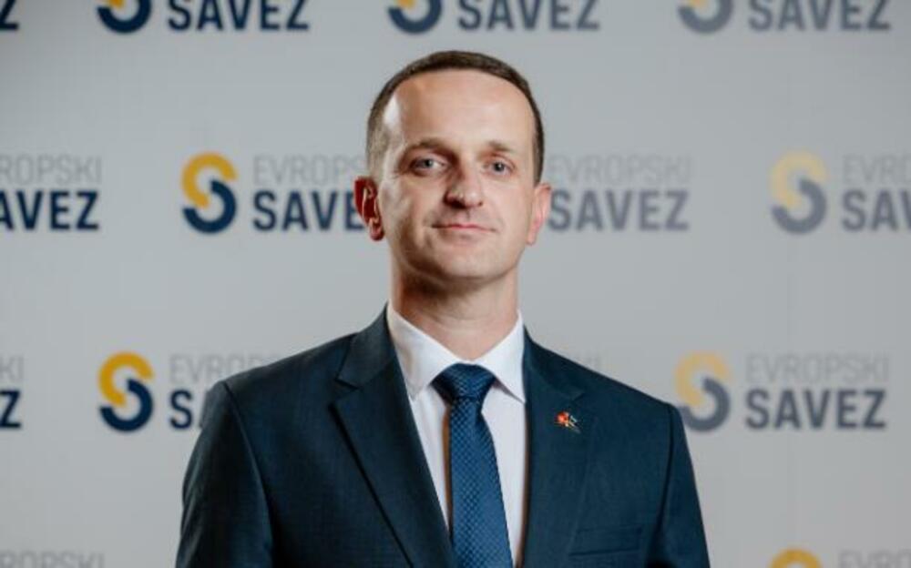 Ðuričković podnio ostavku u Savjetu za davanje predloga naziva...