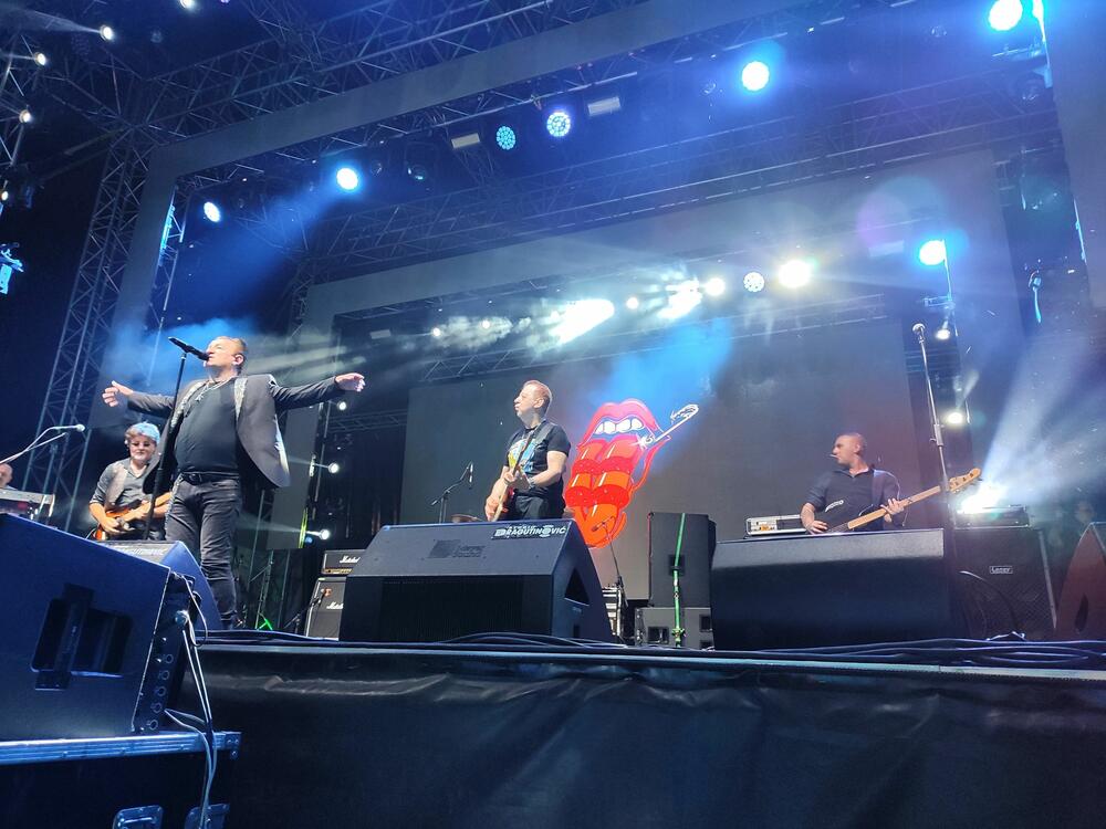 <p>"Lake fest ima dobre emocije i ovdje je zaista lijepo doći", kazao je Bebek</p>