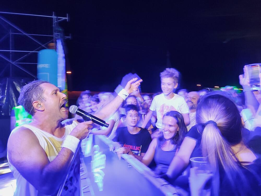 <p>Večeras će nastupiti nikšićki Džanum, Jurica Pađen i Aerodrom, Crvena jabuka, slovenački Laibach, dok će 13. izdanje festivala zatvoriti engleski popularni DJ i producent Jax Jones</p>