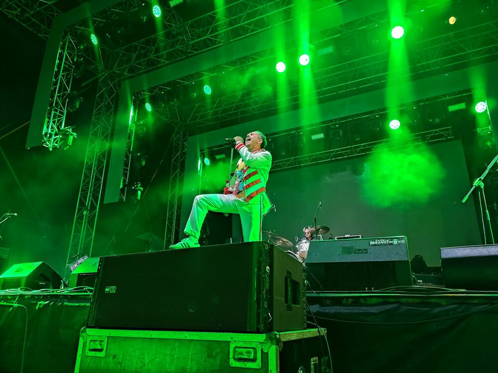 <p>Večeras će nastupiti nikšićki Džanum, Jurica Pađen i Aerodrom, Crvena jabuka, slovenački Laibach, dok će 13. izdanje festivala zatvoriti engleski popularni DJ i producent Jax Jones</p>