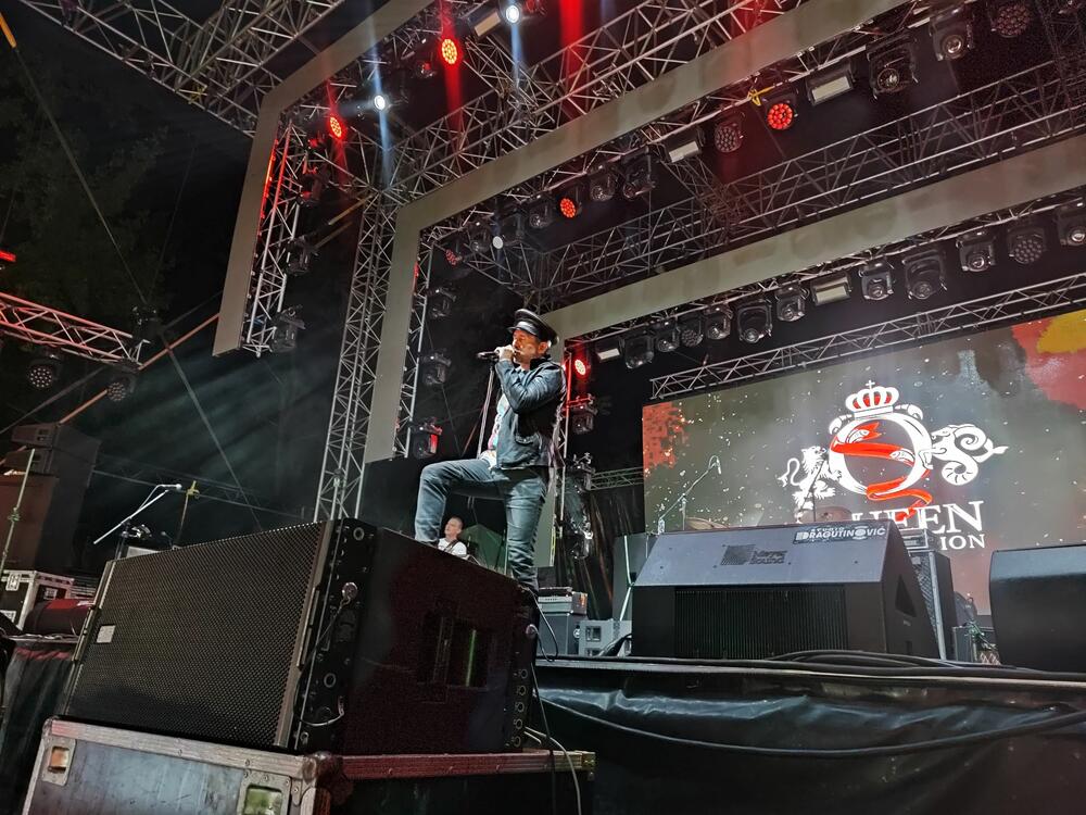 <p>Večeras će nastupiti nikšićki Džanum, Jurica Pađen i Aerodrom, Crvena jabuka, slovenački Laibach, dok će 13. izdanje festivala zatvoriti engleski popularni DJ i producent Jax Jones</p>