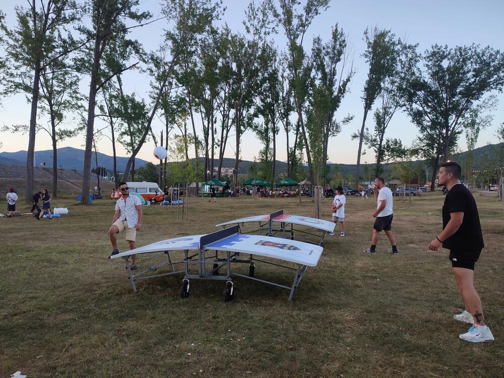 <p>Večeras će nastupiti nikšićki Džanum, Jurica Pađen i Aerodrom, Crvena jabuka, slovenački Laibach, dok će 13. izdanje festivala zatvoriti engleski popularni DJ i producent Jax Jones</p>