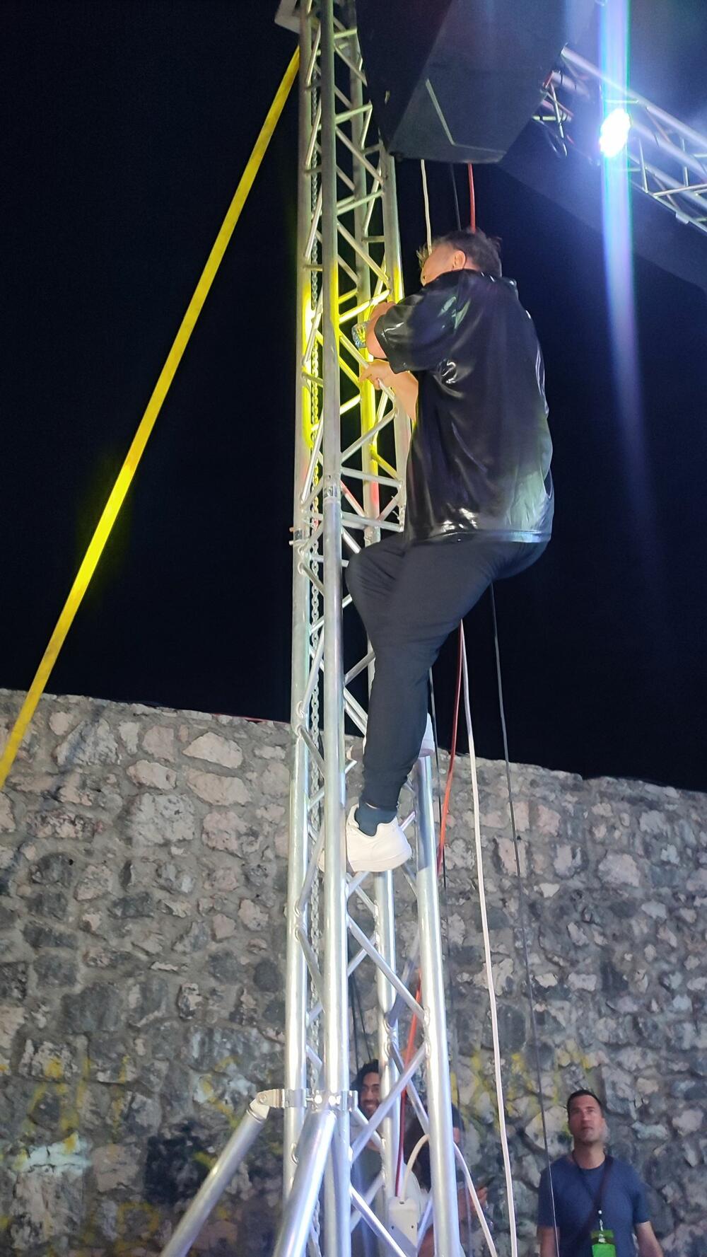 <p>Nastupili Nele Karajlić, Denis & Denis, bendovi Azilanti, Deminutiv, Artan Lili i Liga Vega</p>