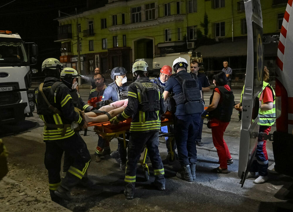 <p>Sistemi protivvazdušne odbrane Kijevske oblasti bili su angažovani nekoliko puta tokom noći da odbiju rakete i dronove usmjerene na ukrajinsku prijestonicu, saopštila je vojna administracija regiona na Telegramu</p>