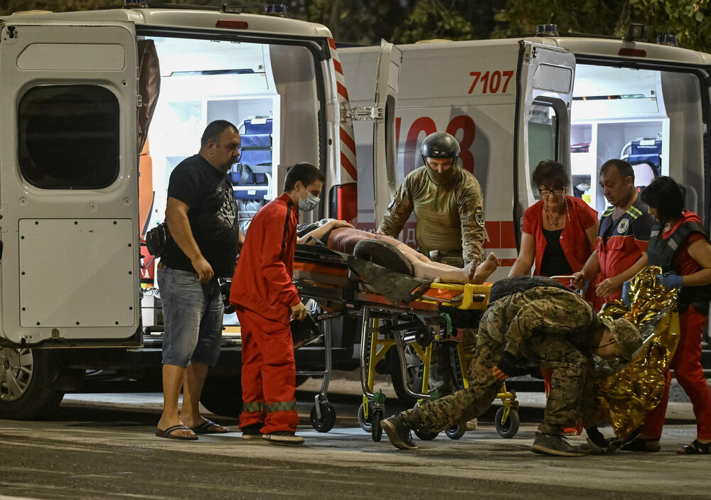<p>Sistemi protivvazdušne odbrane Kijevske oblasti bili su angažovani nekoliko puta tokom noći da odbiju rakete i dronove usmjerene na ukrajinsku prijestonicu, saopštila je vojna administracija regiona na Telegramu</p>