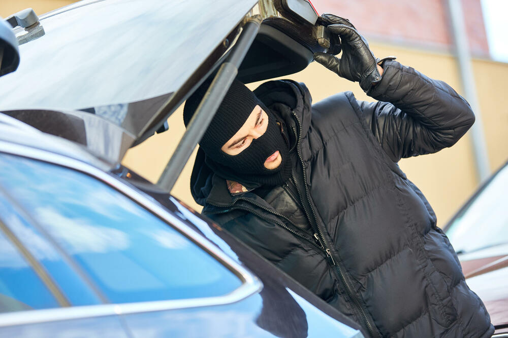 U Nikšiću identifikovani maloljetnici osumnjičeni za tešku krađu:...