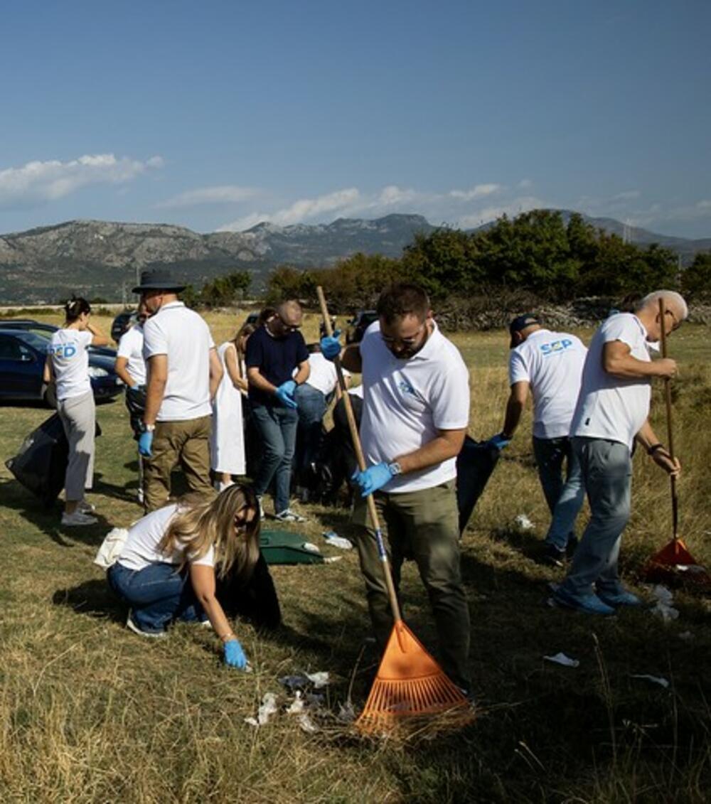 <p>Predsjednik SEP-a Duško Marković kazao je tom prilikom da "svi svjedočimo rezultatima neodgovorne podgoričke vlasti, ali i državne vlasti"</p>