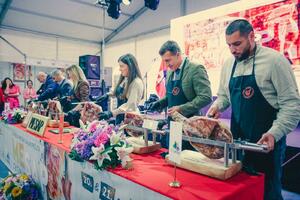 Otvoren Međunarodni sajam pršuta na Cetinju