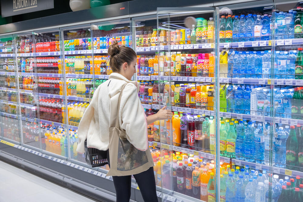 <p><em><strong>Slavimo uz poklone, popuste i specijalnu ponudu</strong></em></p>