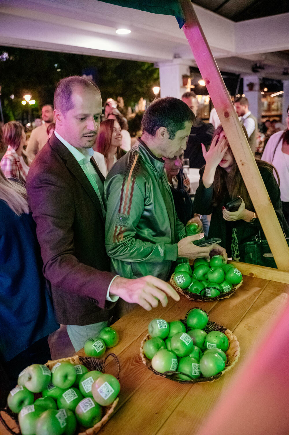 <p><em>Događaj kompanije One okupio je mnogo sadašnjih i budućih korisnika ove mreže na podgoričkom Rimskom trgu, sa svojim albumom sjajnih fotografija i sam postavši dio onih druženja za riznicu sjećanja.</em></p>