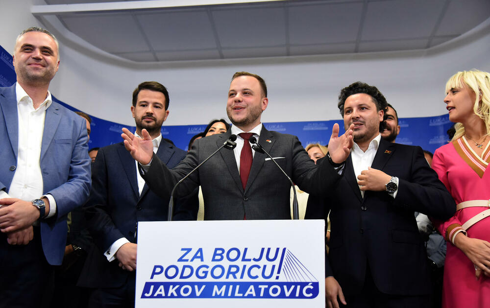 <p>"Sa sigurnošću vam mogu reći da ćemo voditi pregovore isključivo vodeći računa o interesima Podgorice i građana", poručio je Rakčević</p>