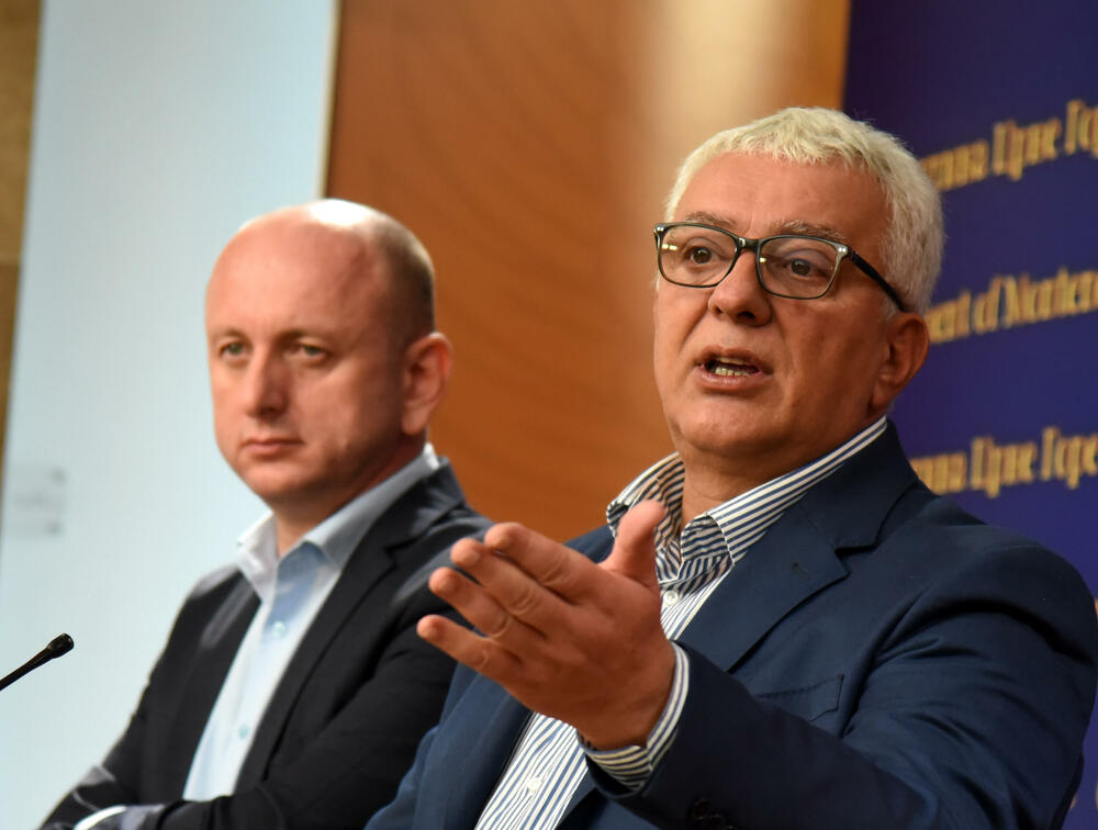 Mandić i Knežević