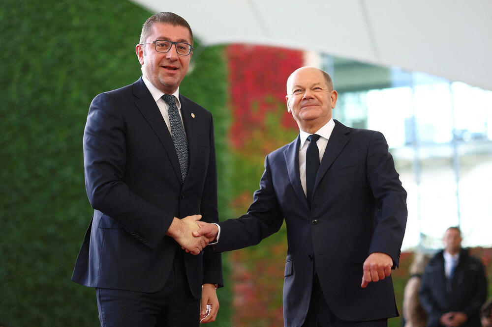 <p>Berlinski proces je pokrenut 2014. godine, na inicijativu tadašnje njemačke kancelarke Angele Merkel, kao format za regionalnu saradnju i podršku približavanju regiona EU</p>