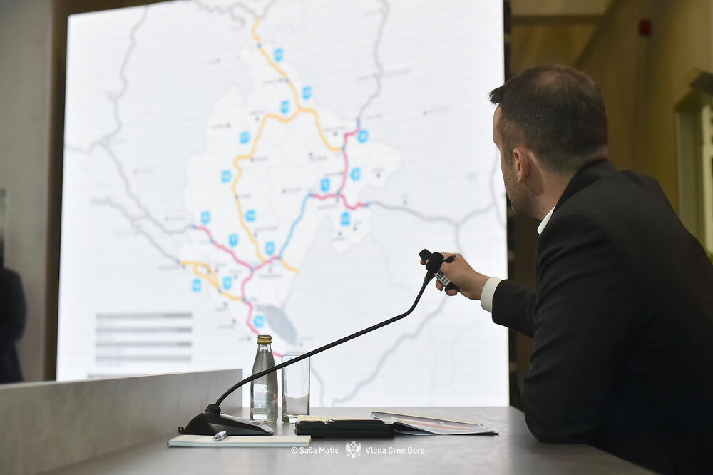 Milojko Spajić predstavlja projekat puta, Foto: Vlada