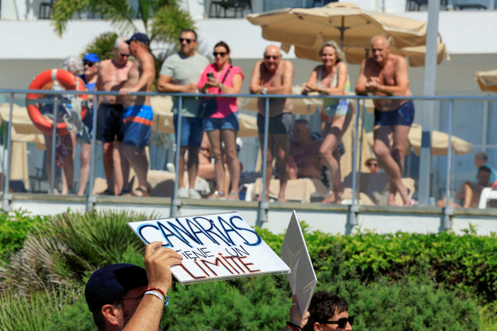 <p>Glavni protest je bio ispred kongresnog centra u Maspalomasu na ostrvu Gran Kanarija, na ostrvu Fuerteventura i oblasti noćnog života u Plaja de las Amerika na ostrvu Tenerife</p>