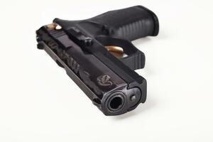 Krivične prijave protiv dvoje Ulcinjana: Na veselju slučajno pucao...