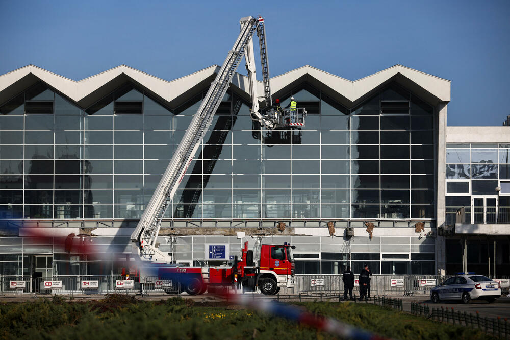 Stanica nakon pada nadstrešnice, Foto: Reuters