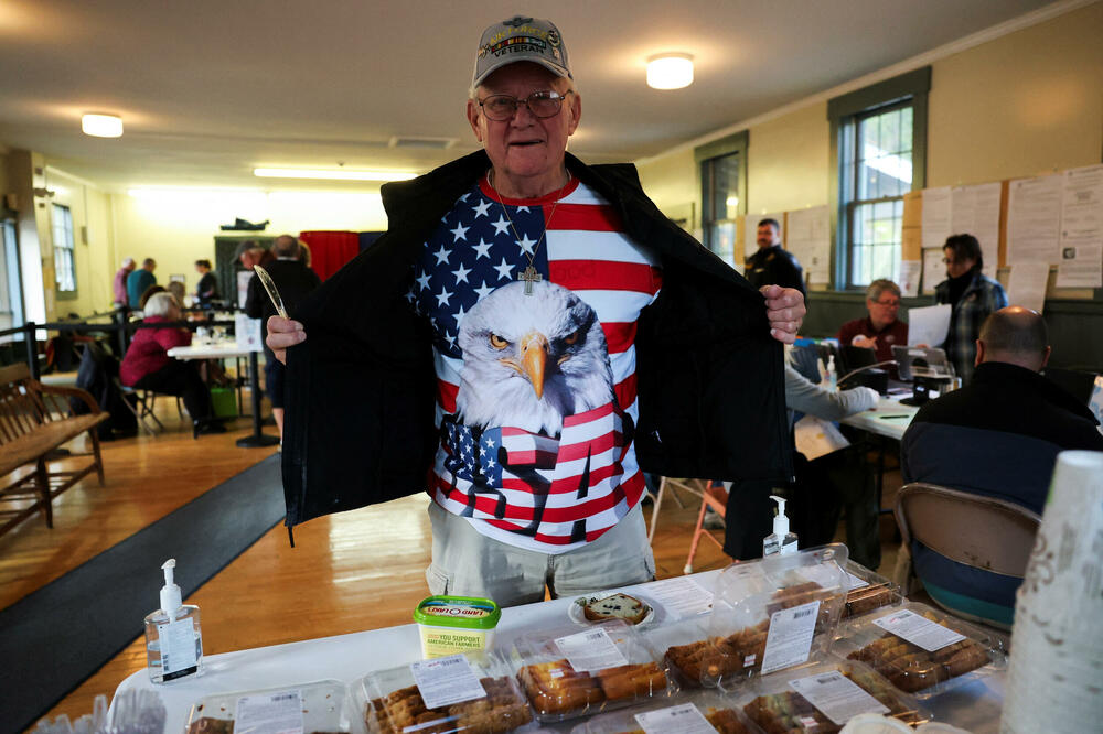 Sa glasačkog mjesta u državi Nju Hempšir, Foto: Reuters