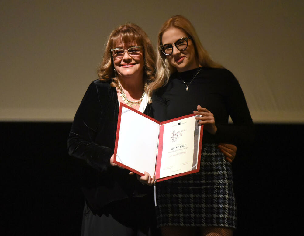 <p>Gran pri za najbolju mušku i žensku epizodnu ulogu dobili su Vasil Zafirčev i Varja Đukić, gran pri za najbolji partnerski odnos na sceni dodijeljen Milanu Kovačeviću i Aljoši Đidiću</p>