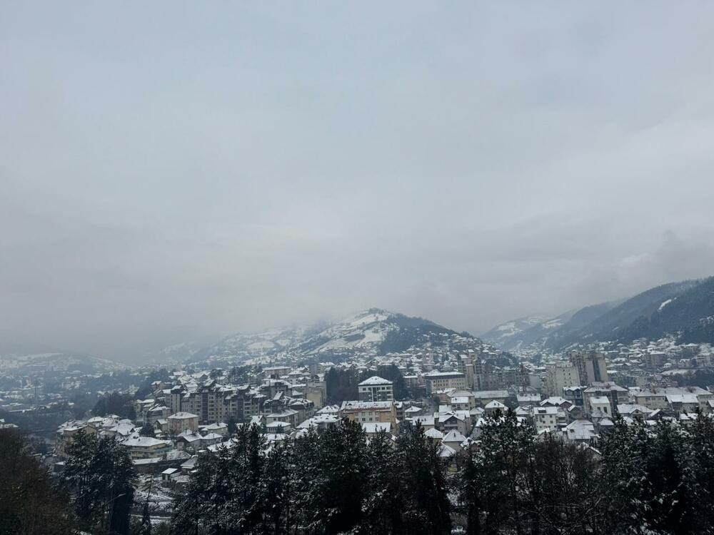 <p>Iz Zavoda za hidrometeorologiju i seizmologiju su najavili da će u planinskim oblastima na sjeveru biti susnježice i snijega</p>
