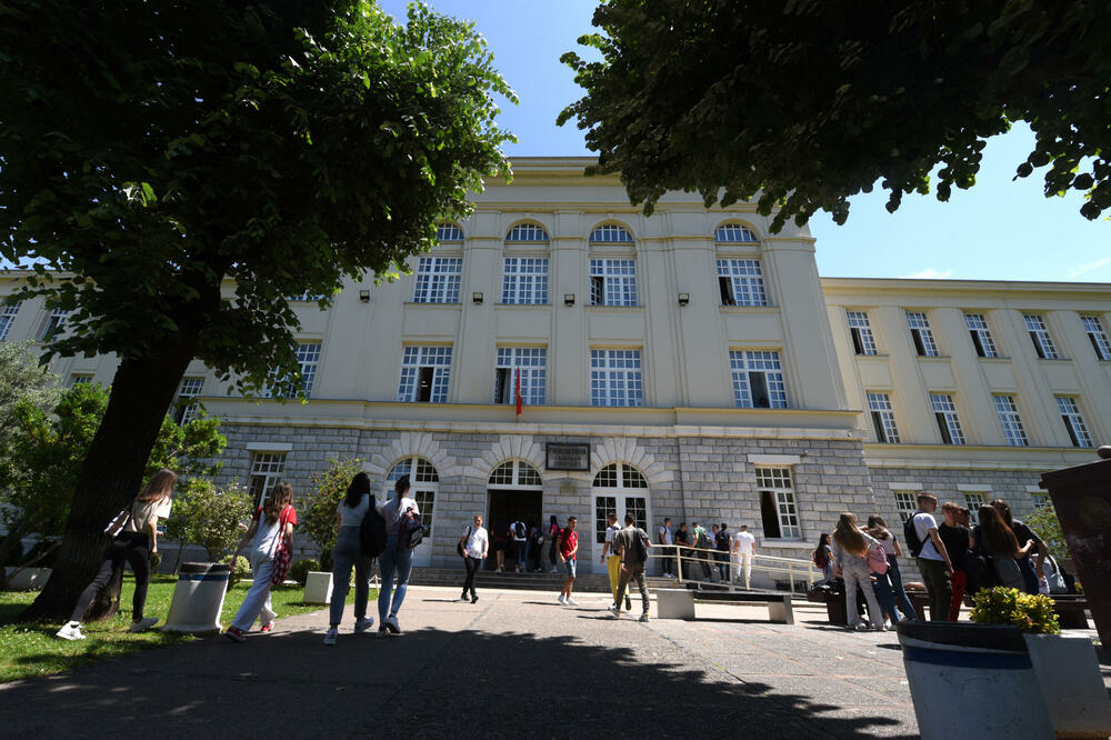 Đaci u septembru napustili nastavu i ispred škole izrazili nezadovoljstvo (ilustracija, arhiva “Vijesti”), Foto: BORIS PEJOVIC