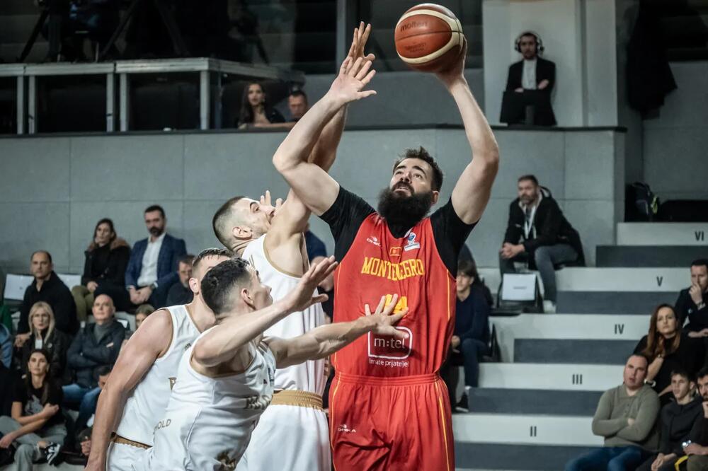 Bojan Dubljević, Foto: FIBA