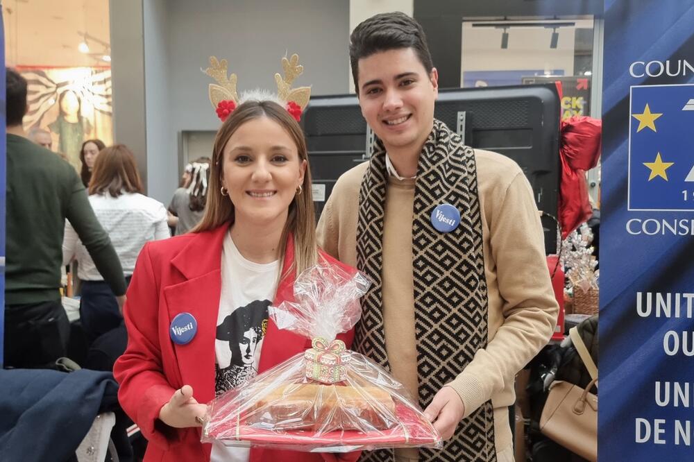 Ekipa TV Vijesti na bazaru, Foto: Nikola Saveljić