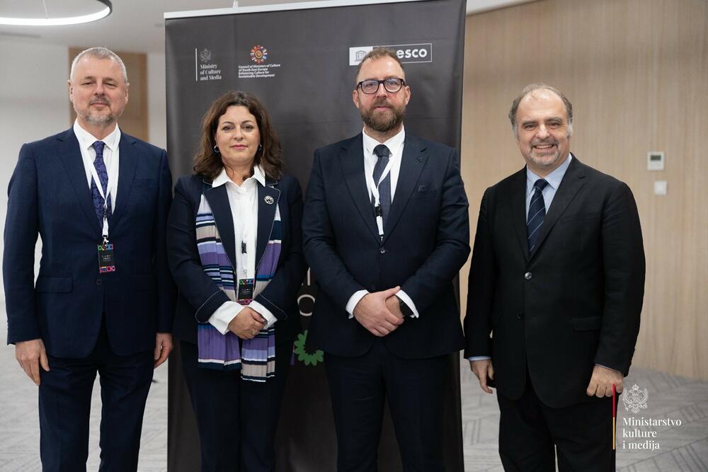 <p>"Na 33. godišnjicu stravičnog razaranja UNESCO-ovog zaštićenog grada Dubrovnika 1991. godine, želim govoriti o gradu bogatog kulturnog i istorijskog nasljeđa, koji je, nažalost, pretrpio značajnu štetu tokom nedavnih ratova", rekla je ministarka kulture i medija</p>