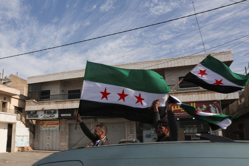 <p>Sirijski pobunjenici saopštili su da su okončali 24-godišnju autoritarnu vladavinu predsjednika Bašara al Asada</p>