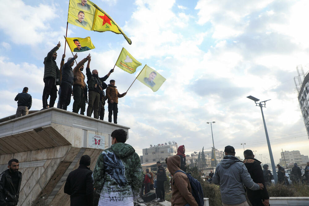 <p>Sirijski pobunjenici saopštili su da su okončali 24-godišnju autoritarnu vladavinu predsjednika Bašara al Asada</p>