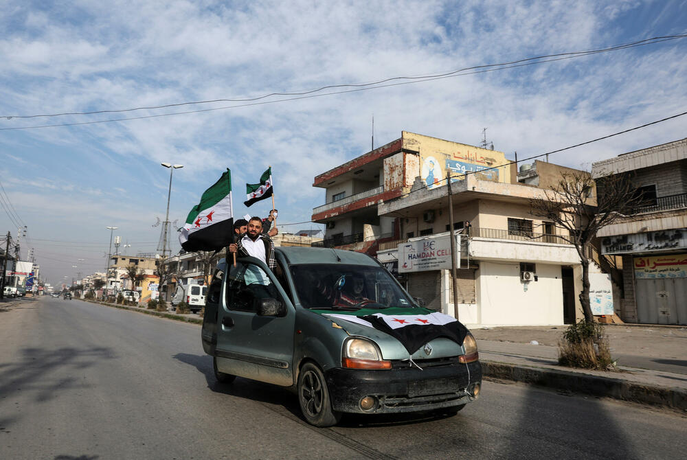 <p>Sirijski pobunjenici saopštili su da su okončali 24-godišnju autoritarnu vladavinu predsjednika Bašara al Asada</p>