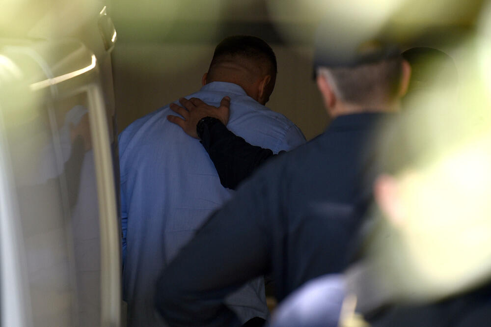 Rakočevića dovode na suđenje (arhiva), Foto: Boris Pejović
