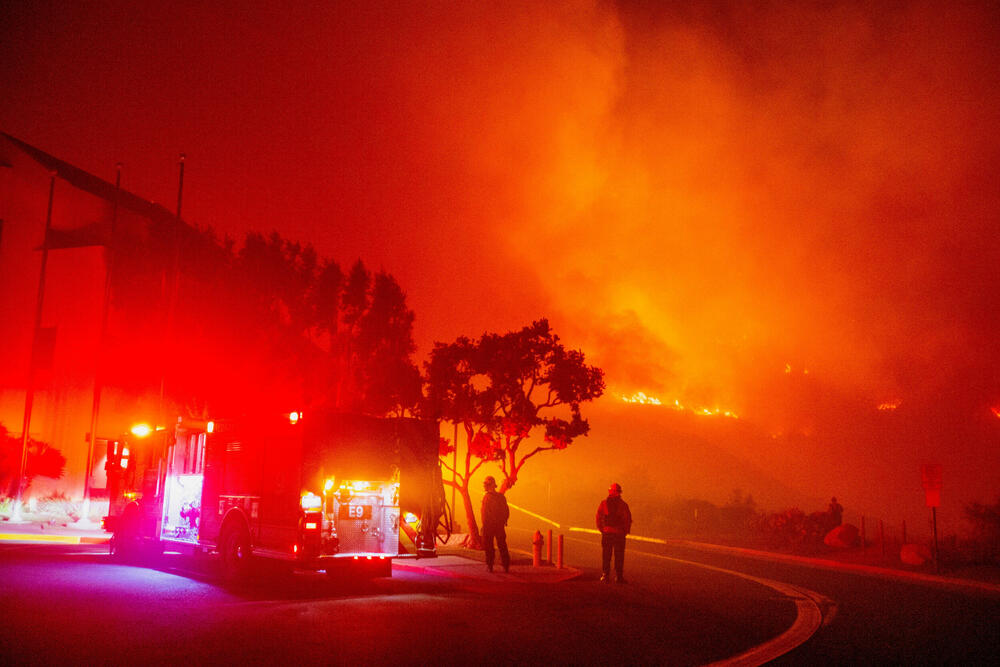 <p>Požar koji je buknuo u ponedjeljak ubrzo se proširio na 15 kvadratnih kilometara do danas usljed jakih vjetrova</p>