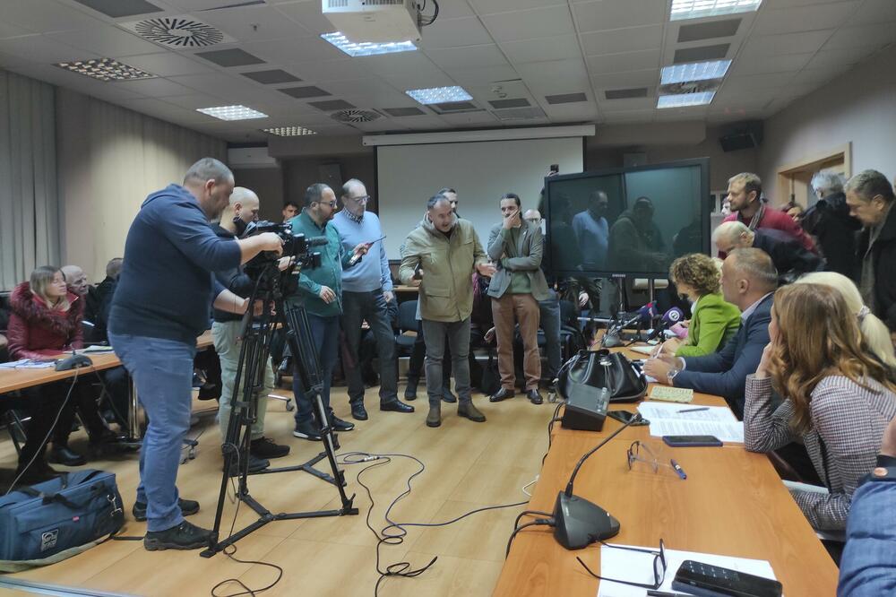 Dio građana stajao i u hodniku: Javna rasprava o PUP-u, Foto: Mirko Kotlaš