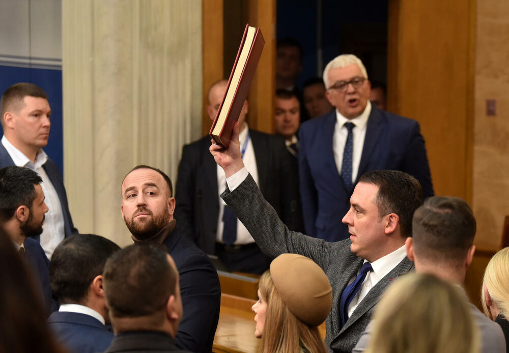 Šta da urade da bi priprijetili vlasti: opoziciona blokada parlamenta zbog slučaja sutkinje Đuranović