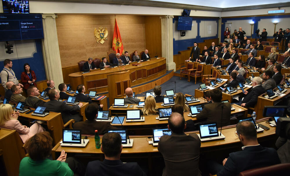 Izmjene zakona upućene Evropskoj komisiji:Sa premijerskog sata u parlamentu