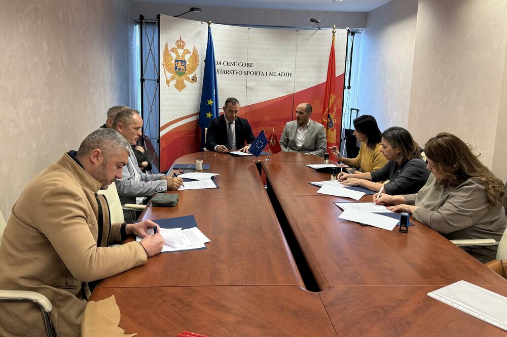 Sa potpisivanja, Foto: Ministarstvo sporta i mladih