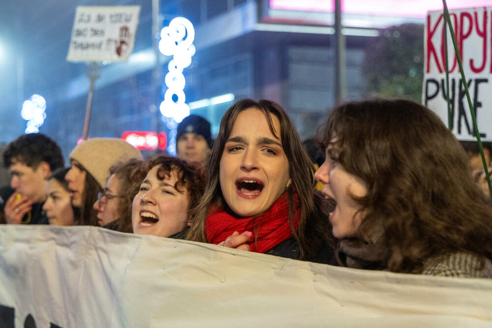 <p>"Nema šta da se slavi", uzvikivali su mladi u poruci prije početka protesta<br /> </p>