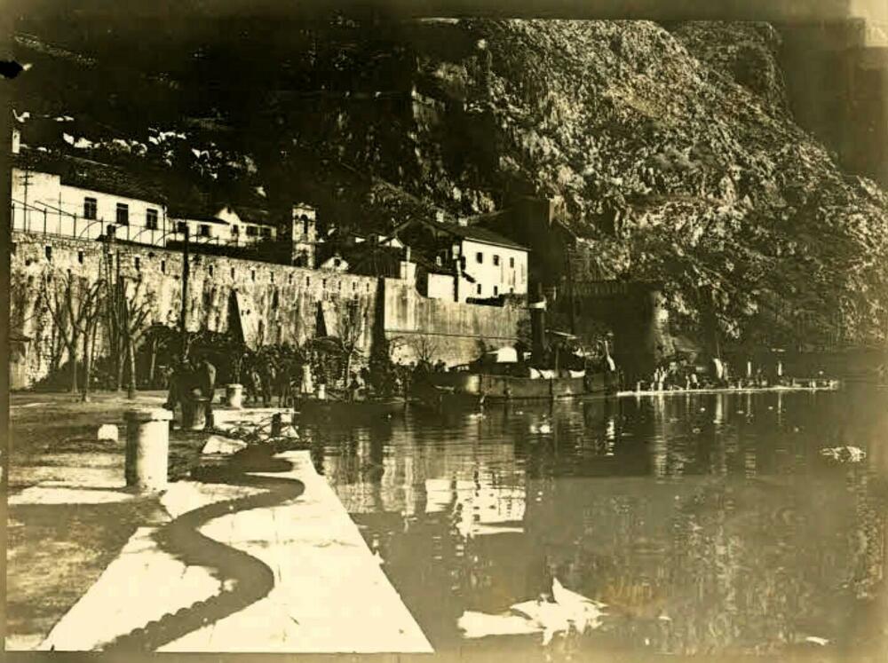 Luka Kotor početkom 20. vijeka