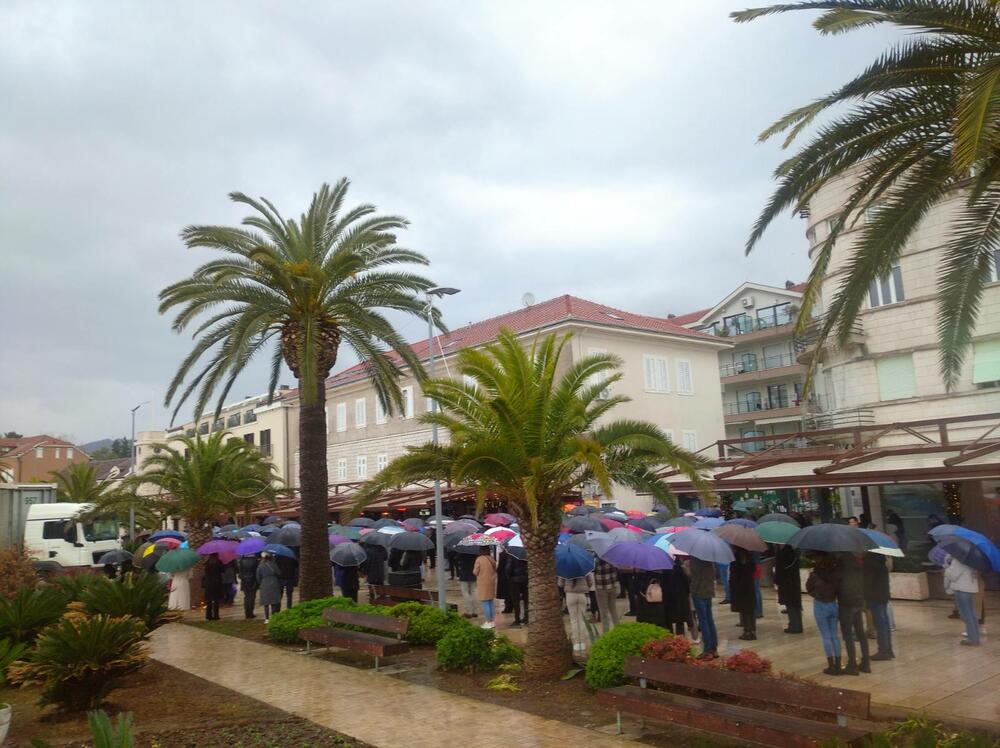 Tivat paljenje svijeća