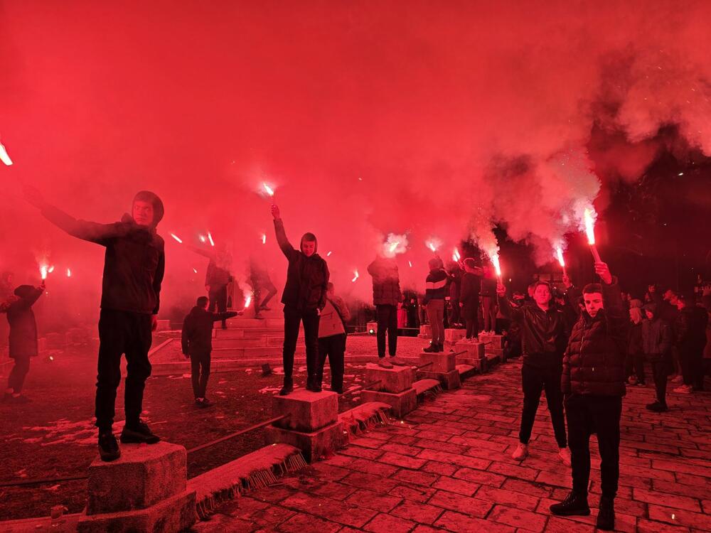 <p>Devetogodišnji Vukan i njegov pet godina stariji brat Jovan Vuletić najmlađe su žrtve masovnog zločina, koji je 1. januara na Cetinju počinio Aco Martinović (45)</p>
