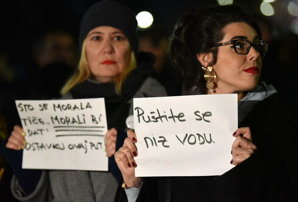 <p>Pogledajte fotografije sa protesta u Podgorici</p>