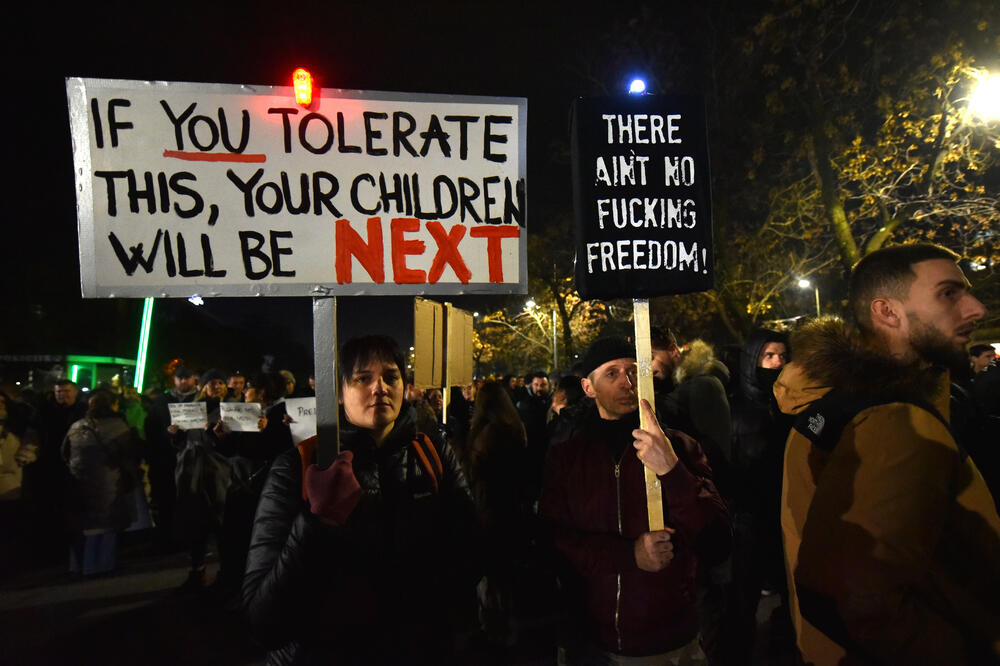 Detalj sa prethodnog protesta ispred MUP-a, Foto: Boris Pejović