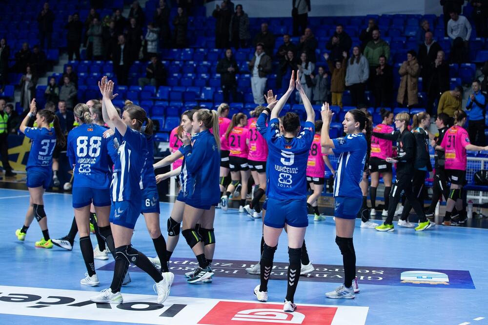 Slavlje u Morači - Vukčević je nalazila put kroz odbranu kada je bilo najvažnije, Foto: Dejan Starčević/ŽRK Budućnost