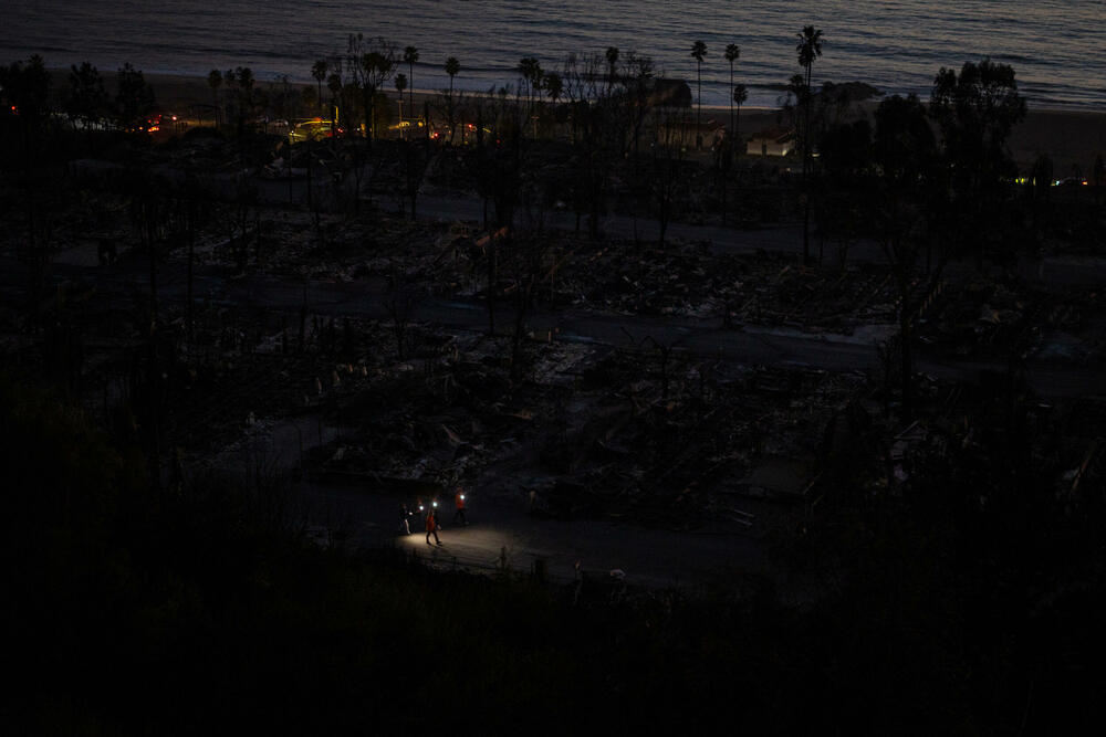 <p>Požari bukte pet dana i veliki dio drugog najvećeg grada u SAD je opustošen</p>