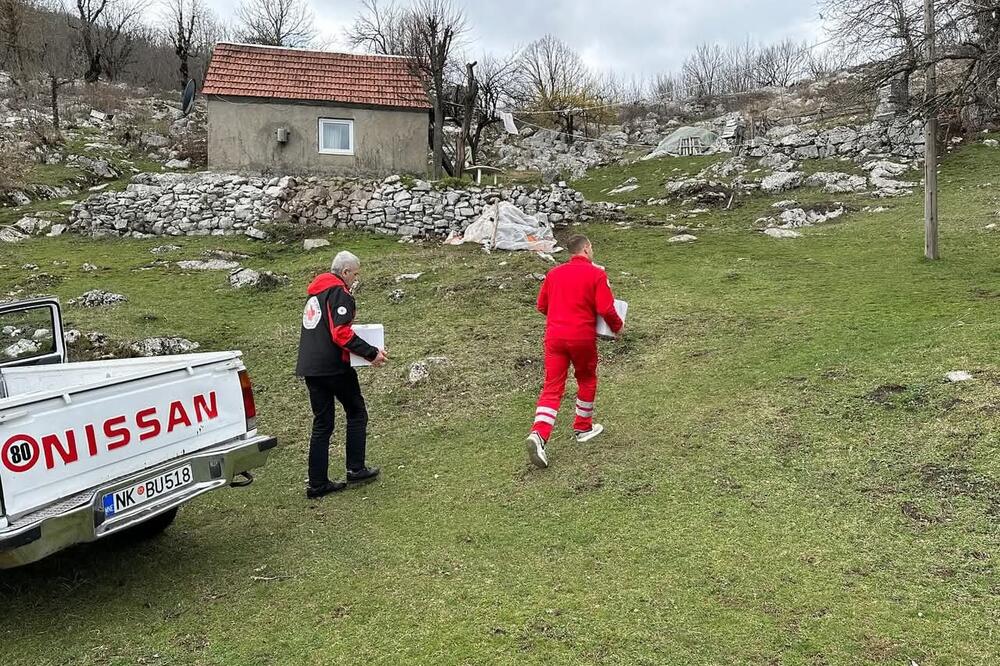 Volonteri svuda stizali, Foto: Crveni krst