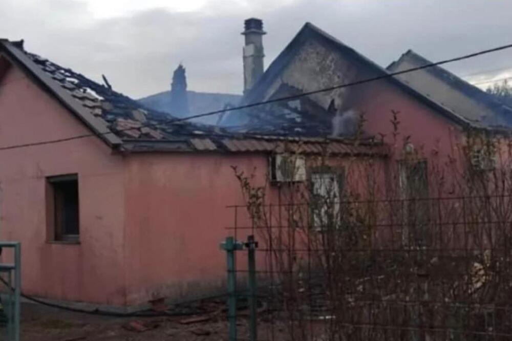 Pet vozila je gasilo požar: kuća porodice Vujisić, Foto: Privatna arhiva