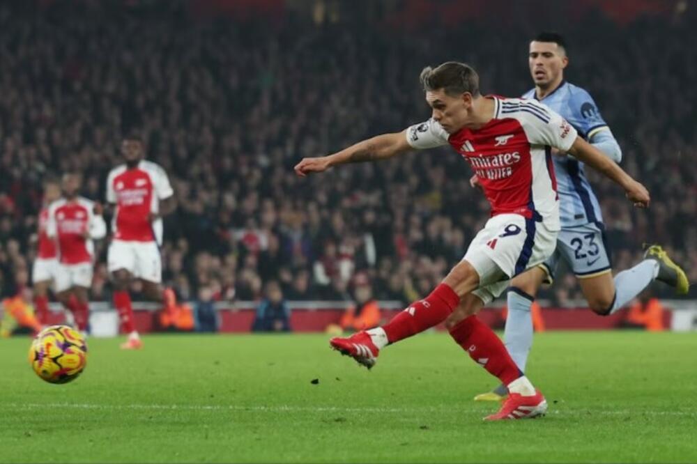 Trenutak odluke: Leandro Trosar pogađa za 2:1, Foto: Reuters